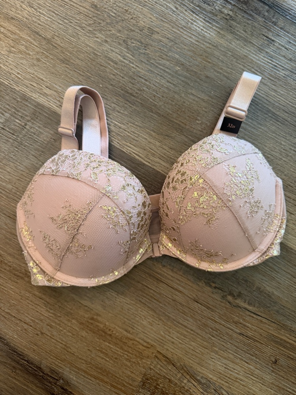 Women's Victoria’s Secret Very Sexy Lace Pink Bra with Gold Detail